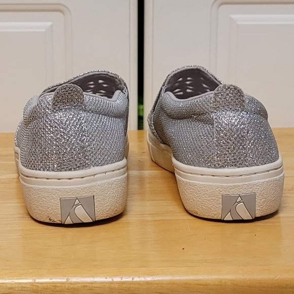 Skechers Silver Iridescent Sparkle Stud Rhinestone Flats - Picture 3 of 9